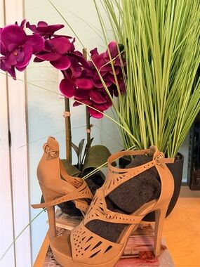 Women’s Tan Cutout Strappy High Heel Sandals